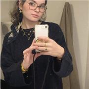 étudiante en faculté de sciences, donne des cours de soutien et d’aide aux devoirs